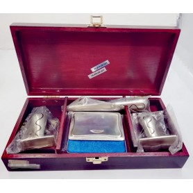 CAJA MADERA CON ESTAMPADORES + TAMPON + ABRECARTAS PLATA