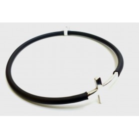 Pulsera Caucho Negro Cruz Plata
