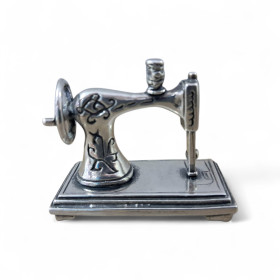 Miniatura Plata Maquina de coser