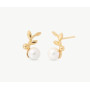 Pendientes cortos con pincho en plata bañada en oro de 18k con perla redonda blanca de 6mm.